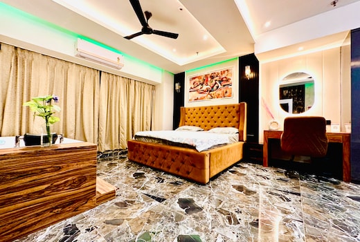 Jacuzzi Bathtub Rooms In Noida