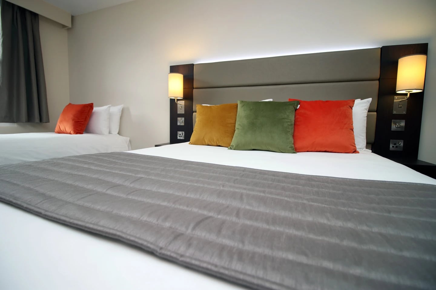 Belvilla Newport City Centre Hotel - Lifestyle - Tap to explore photos
