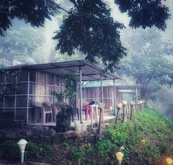 Apple Valley Hut