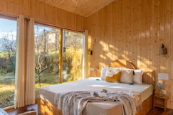 Bastiat Stays Lovers Jacuzzi Hideout, Gushaini