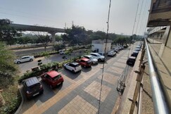 Skybloom Stays Omaxe Self Check in, Greater Noida