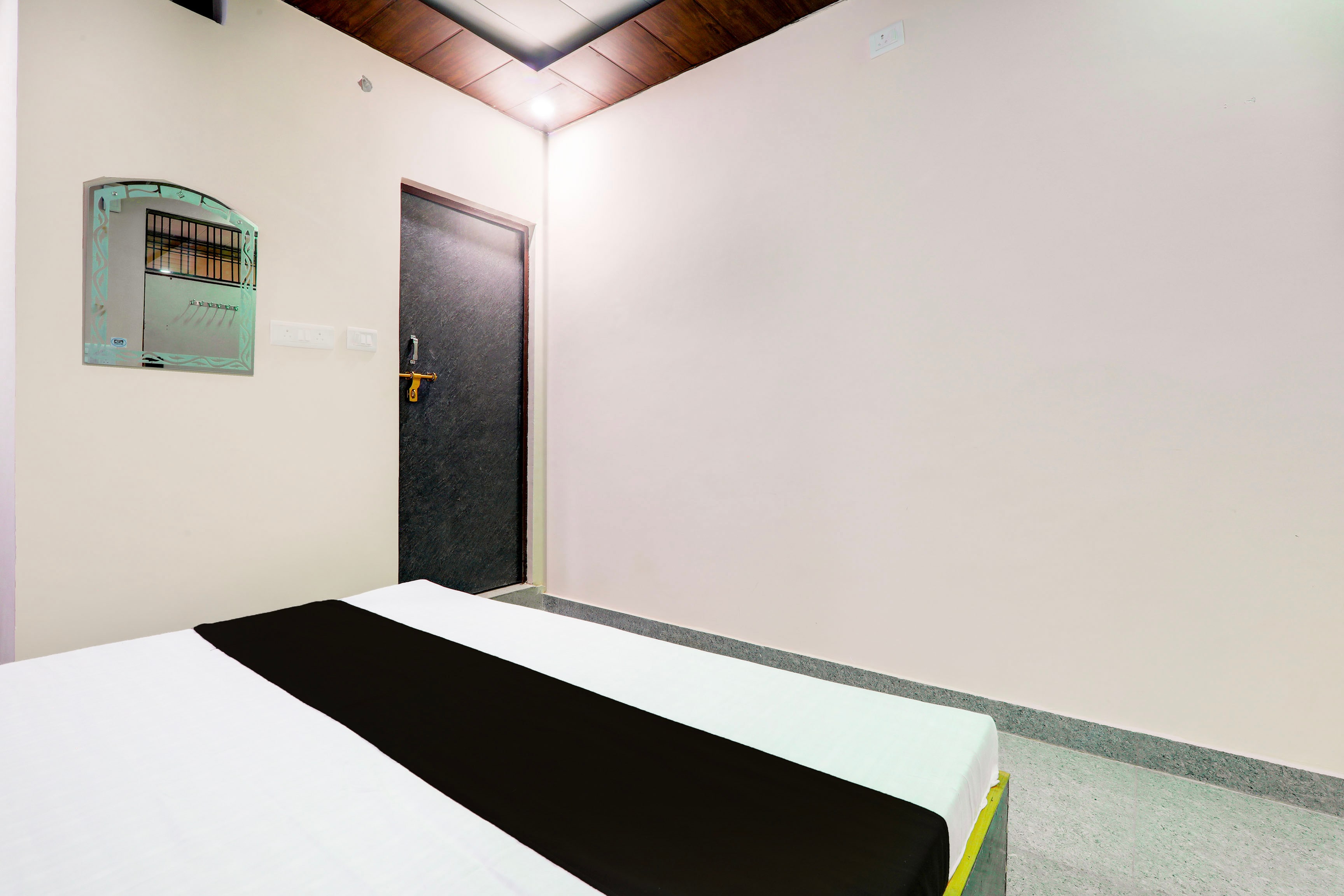 Super Hotel O Shivay Inn - Tap to explore photos