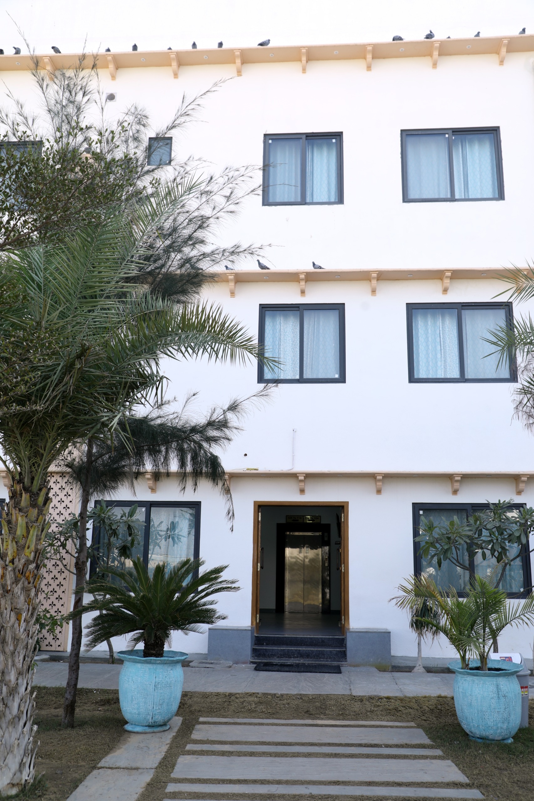 Mandawa Resort - Tap to explore photos
