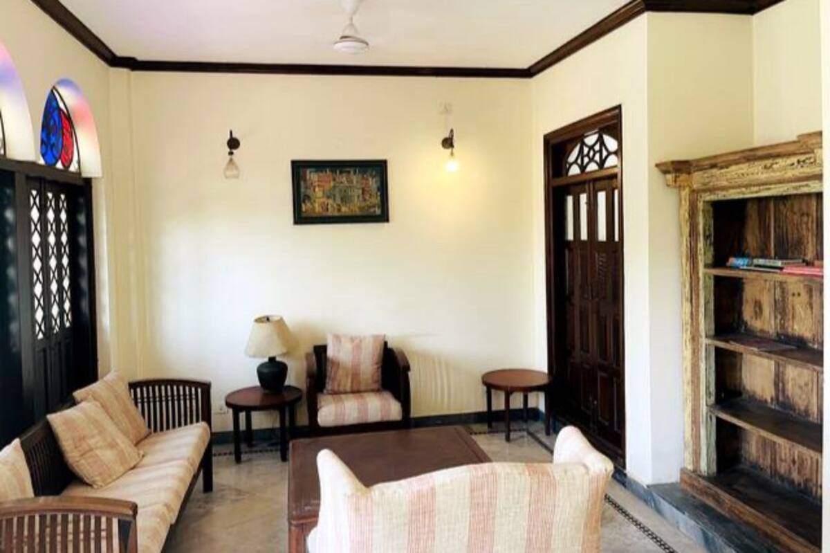 Forest Lane 1000 sq ft apartment with balcony view in Hauz Khas Village - Tap to explore photos