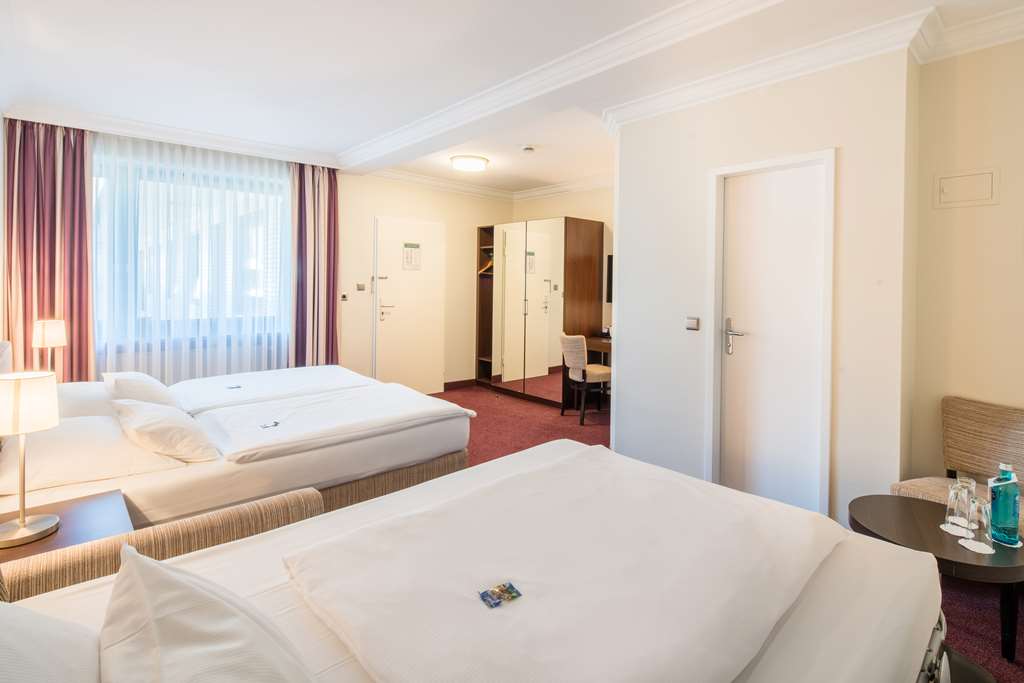 Best Western Hotel Hamburg International - Tap to explore photos