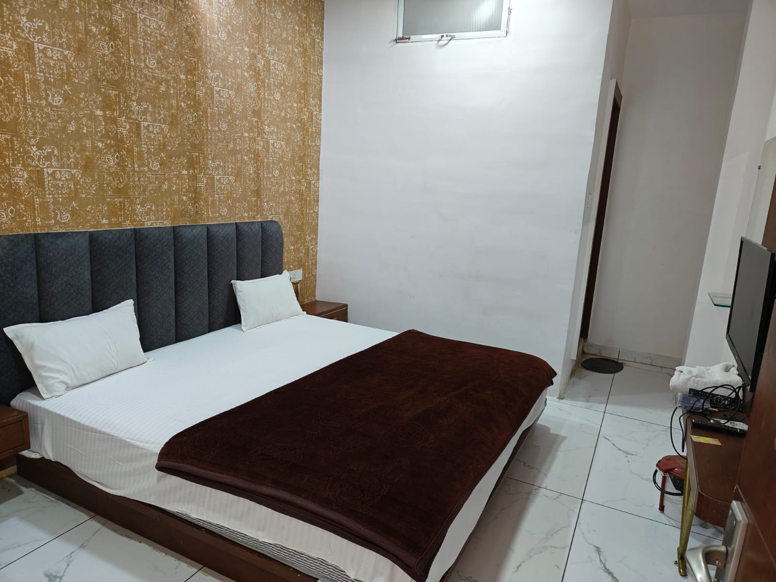Hotel Vrindavan - Tap to explore photos