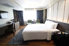 Ramada Plaza by Wyndham Bangkok Menam Riverside, Bangkok