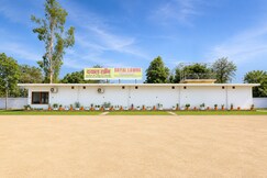 FabHotel The Dayals & Lawns - Nr. Ayodhya Dham Bus Station, Ayodhya