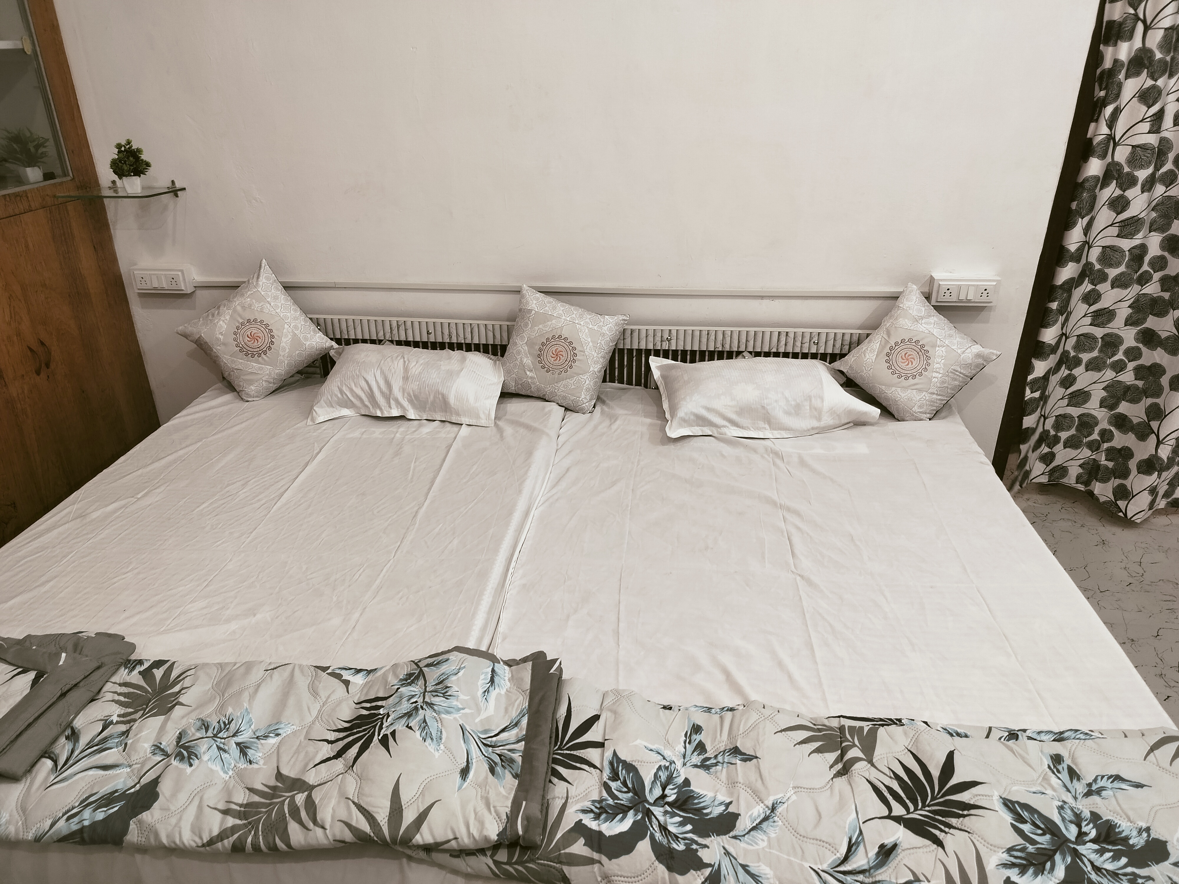 Ashutosh Homestay - Tap to explore photos
