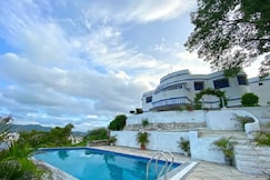 Heritage Kurabar House|78 year old Bungalow with Infinity Pool, Udaipur