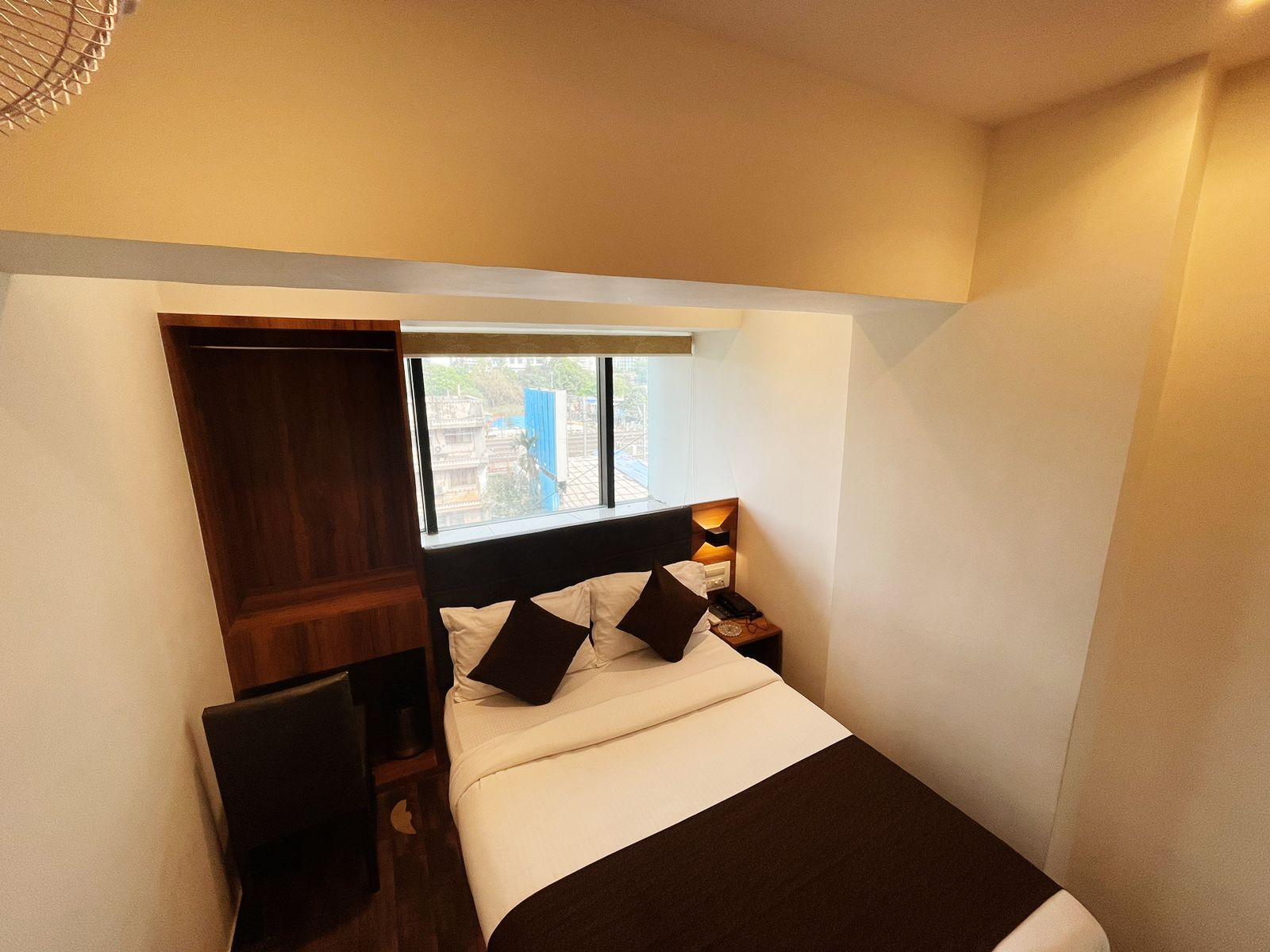 HOTEL BLACKBURN 5