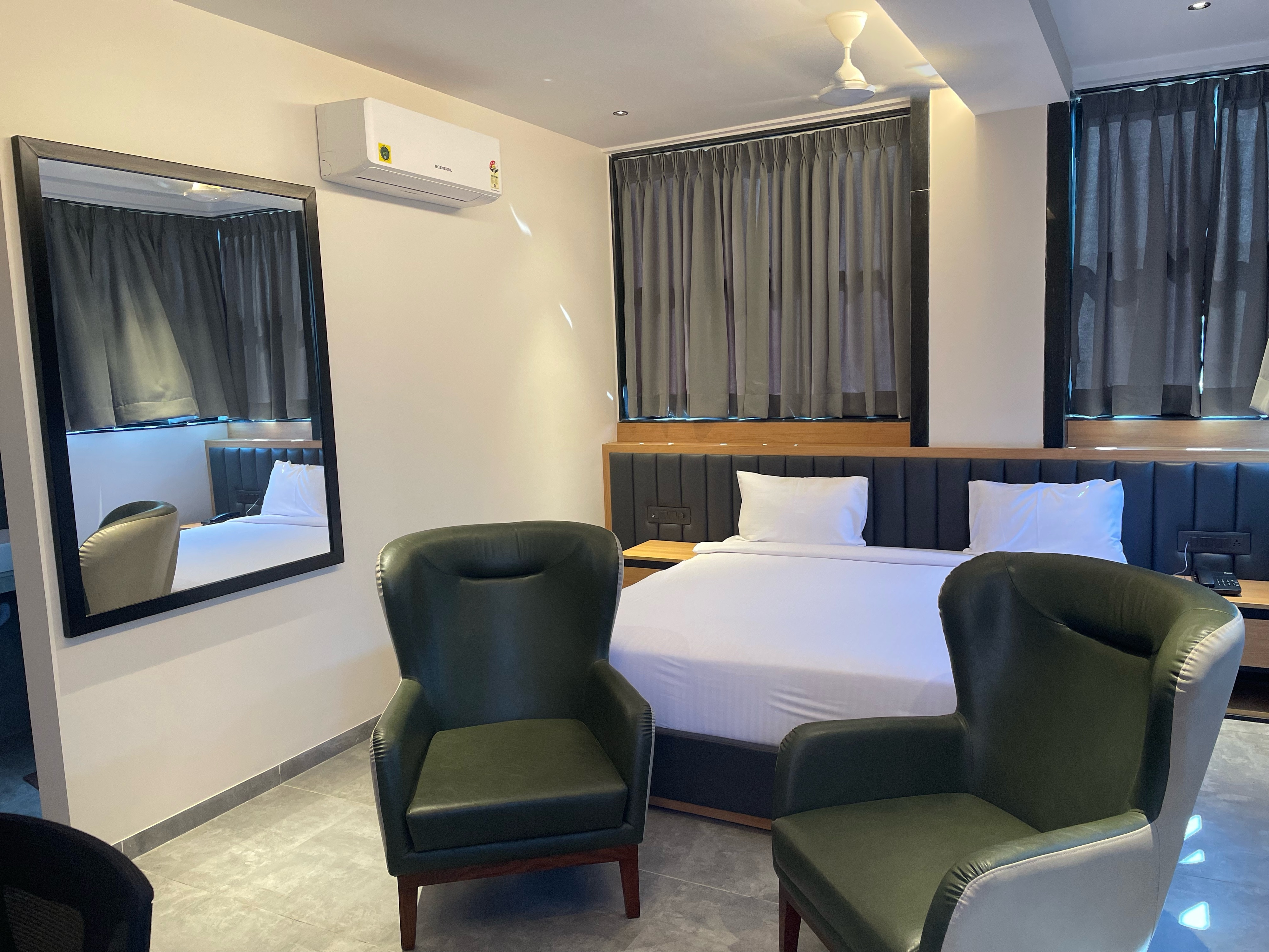 Hotel Padmawati Grand - Tap to explore photos