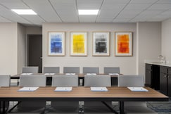 Holiday Inn Express & Suites BENTONVILLE, Benton