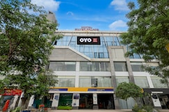 Super Hotel O Silver Palace, Nadiad