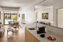 Crowne Plaza FIJI NADI BAY RESORT & SPA, Fiji