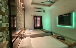 Deluxe Quadruple Room