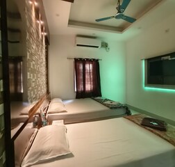 Deluxe Quadruple Room