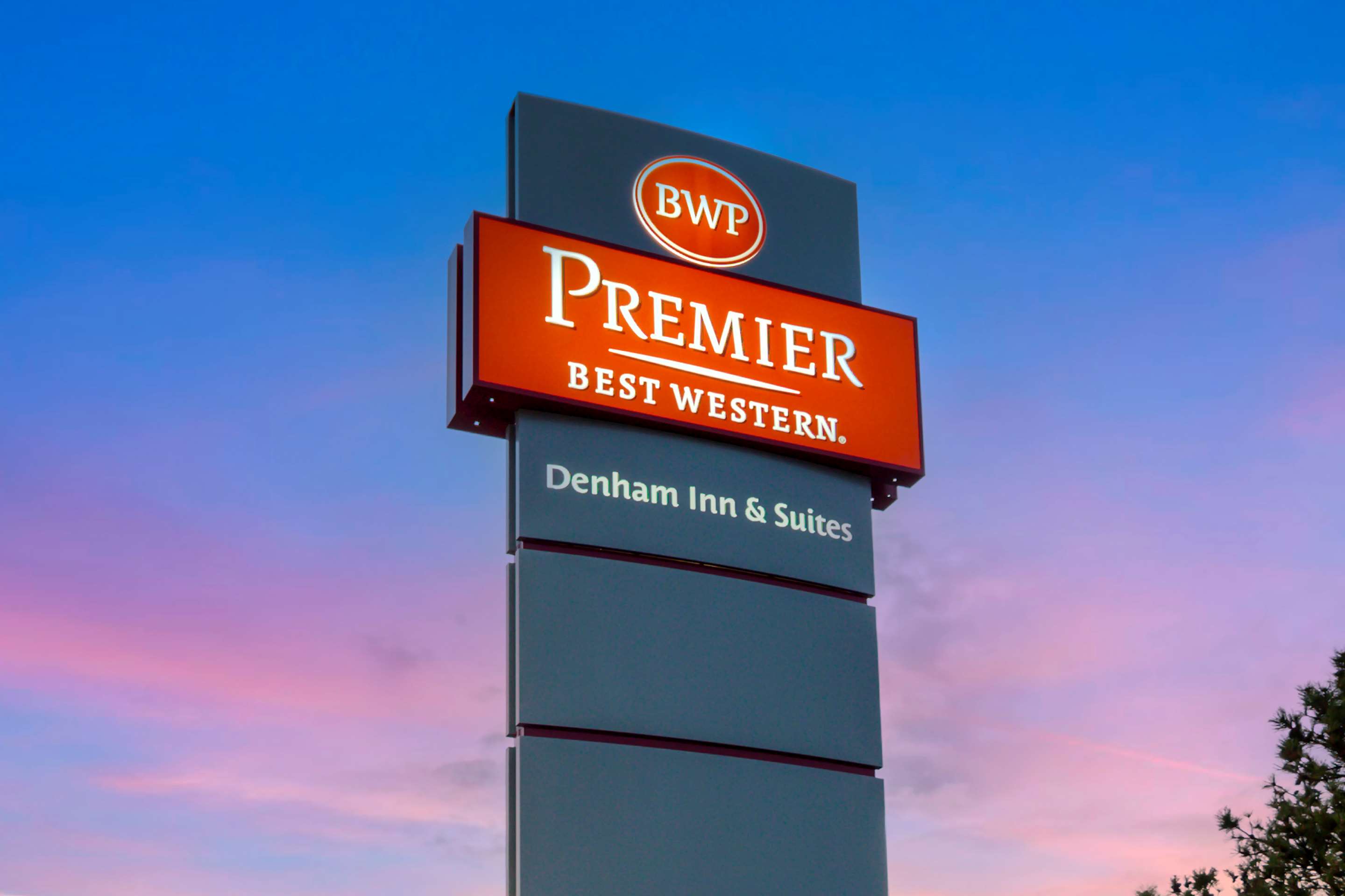 Best Western Premier Denham Inn and Suites - Tap to explore photos
