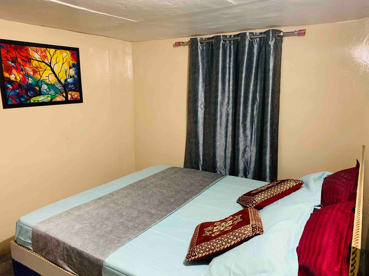 Couple Home A Traditional 1 Bedroom Apartment - Tap to explore photos
