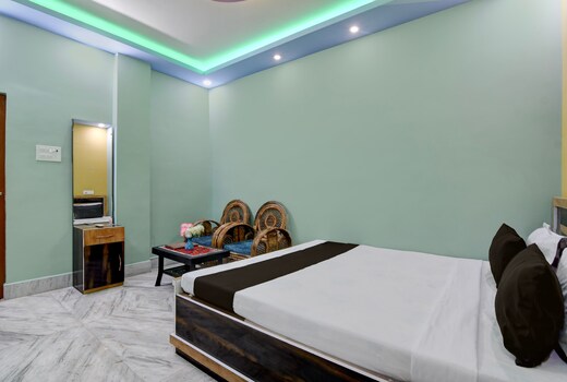 Hotel O by OYO AM2PM Restaurant Cum Bar