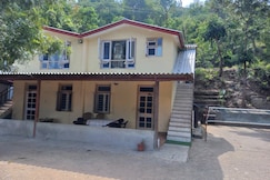 The Silver Oak Homestay | Rooms | WiFi | Parking, Shimla