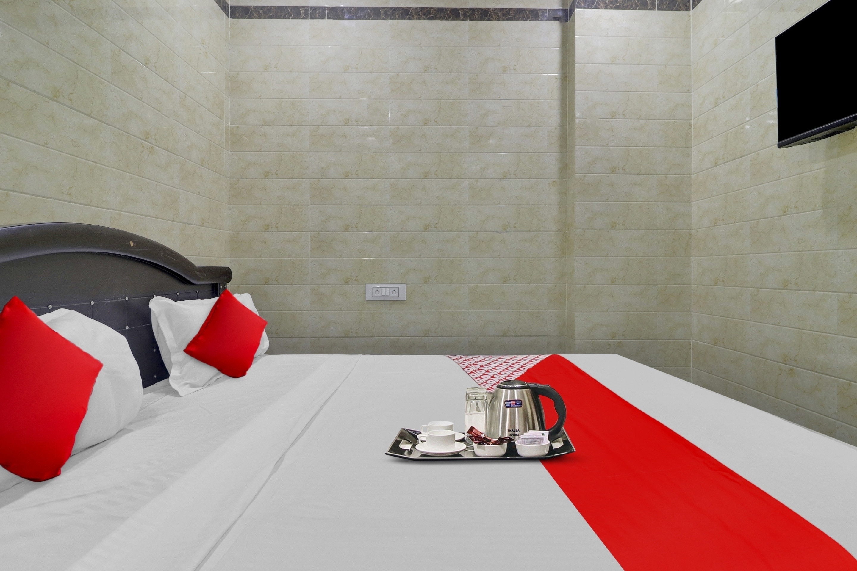 Hotel O Ashoka Classic Near Gokul Chat - Tap to explore photos