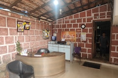 Hotel Sumee Inn, Kudal