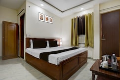 Hotel O Rae Bareli Railway Junction Formerly Nova Resorts & Luxury Farm, Salon