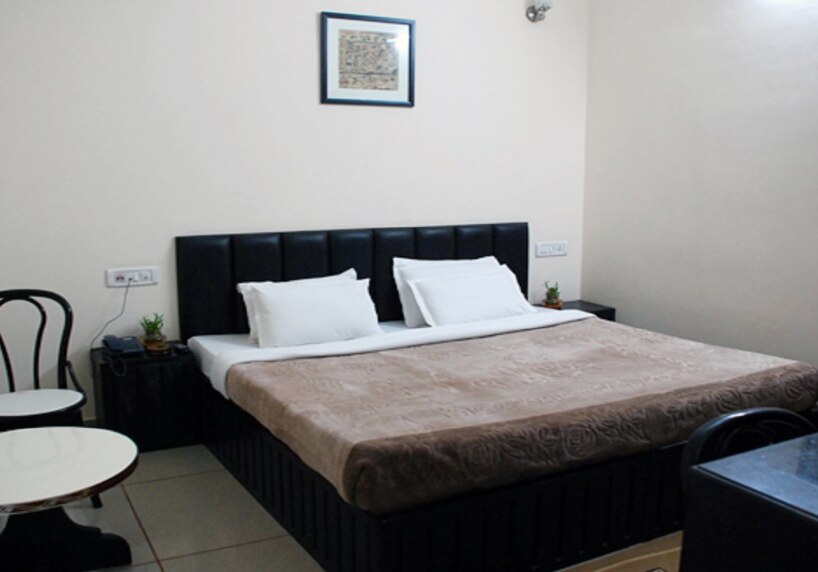 Hotel Mumtaz Inn - Tap to explore photos