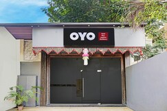 OYO Hotel Blue Sapphire Residency Near Chhatrapati Shivaji International Airport, Mumbai