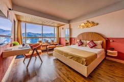 Himalayan Hues | Serene with Kanchenjunga Views, Gangtok