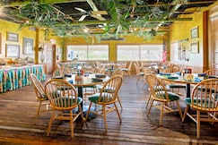 Holiday Inn Hotel & Suites CLEARWATER BEACH S-HARBOURSIDE, Pinellas