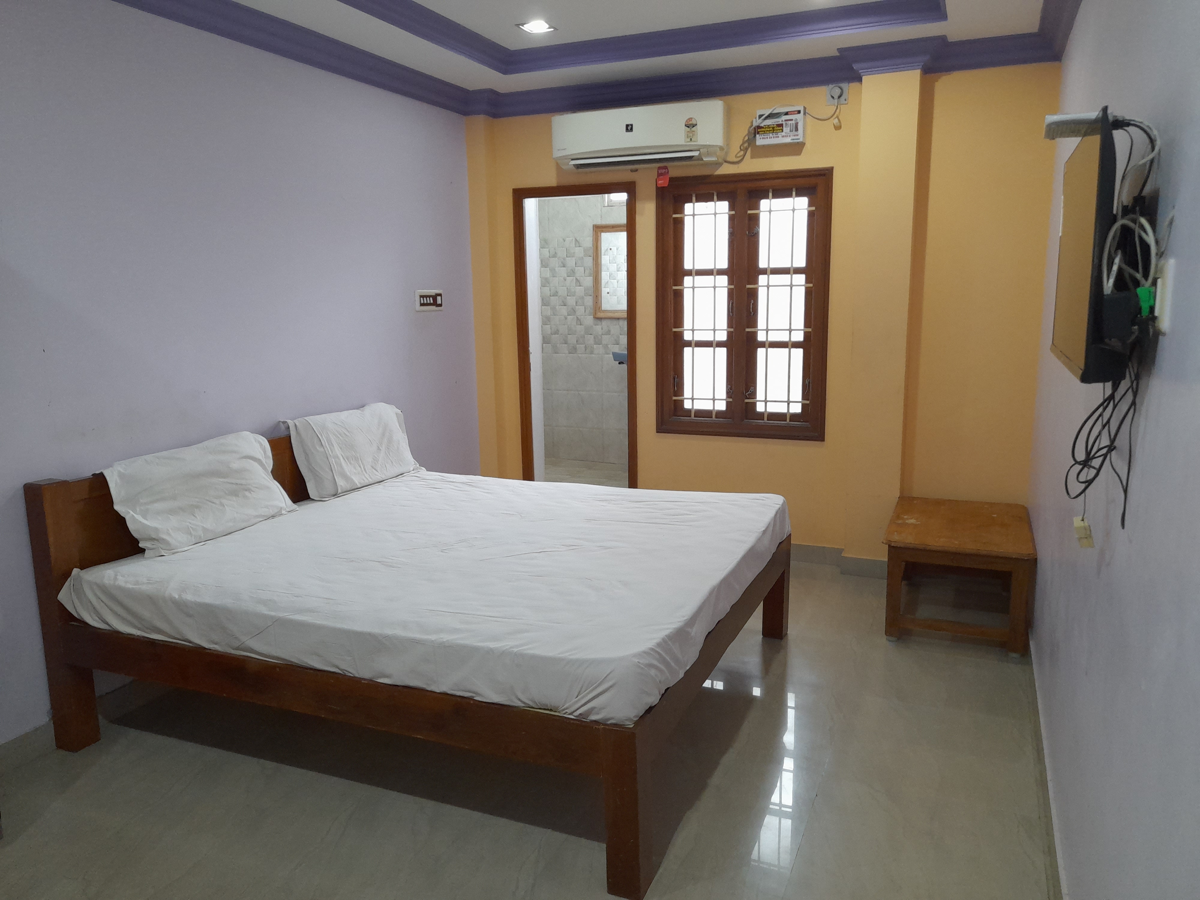 VIJAY INN - Tap to explore photos