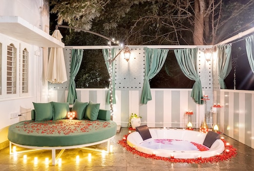 Ohstayz Rio | Jacuzzi Villa in Bangalore
