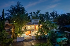 Stayscape Casa Tropica 5BHK Lonavala Big Pool Movie Room, Lonavala