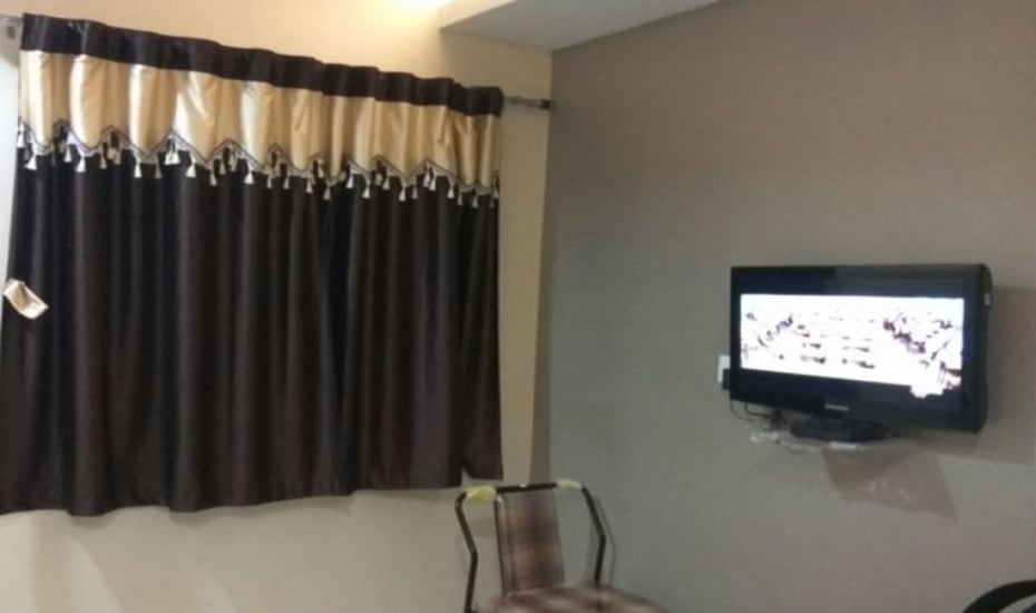 i-ROOMZ Geetha Residency - Tap to explore photos