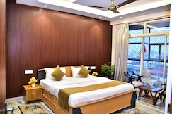 The Mid City Home, Varanasi