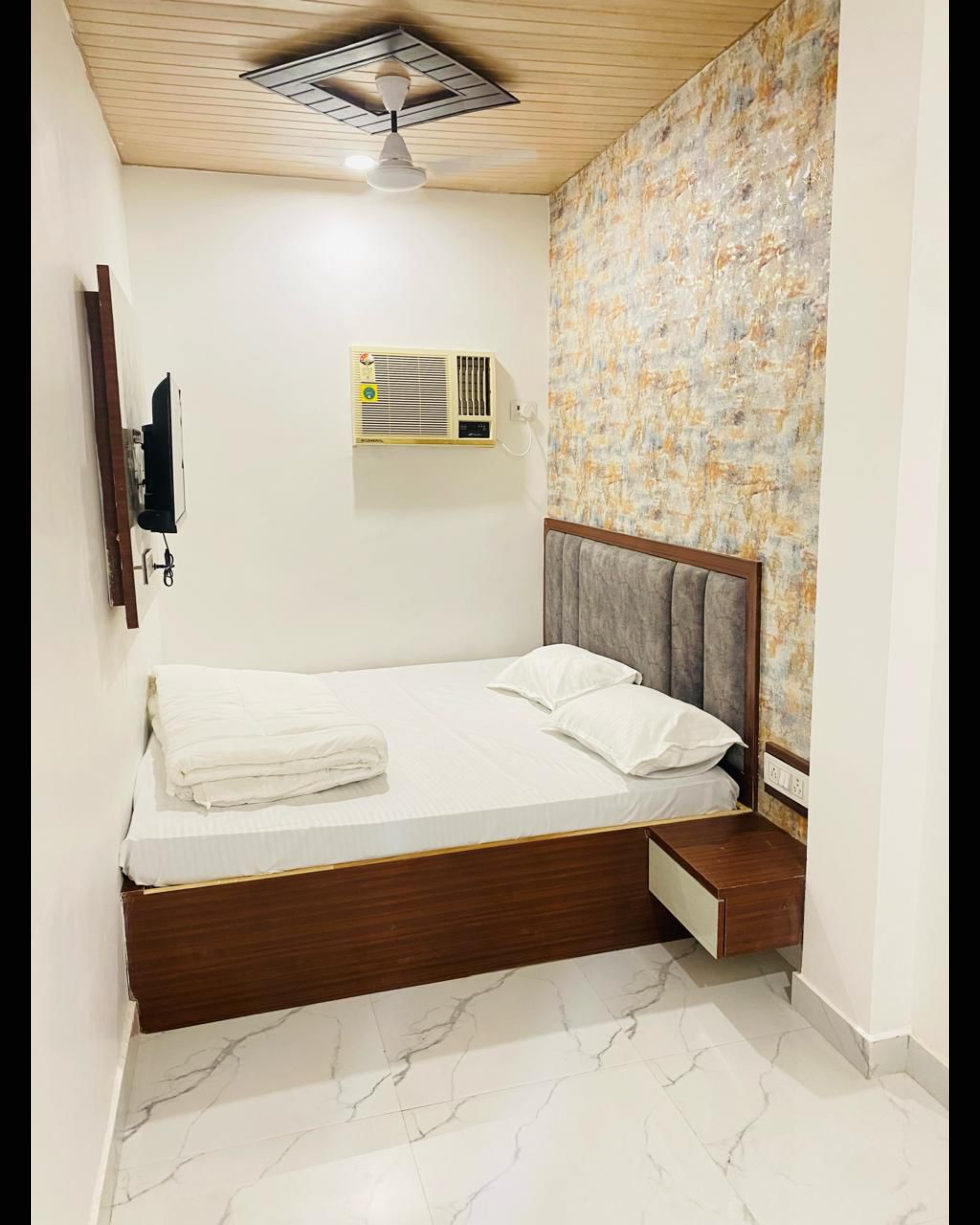 NPS Home Stay - Tap to explore photos