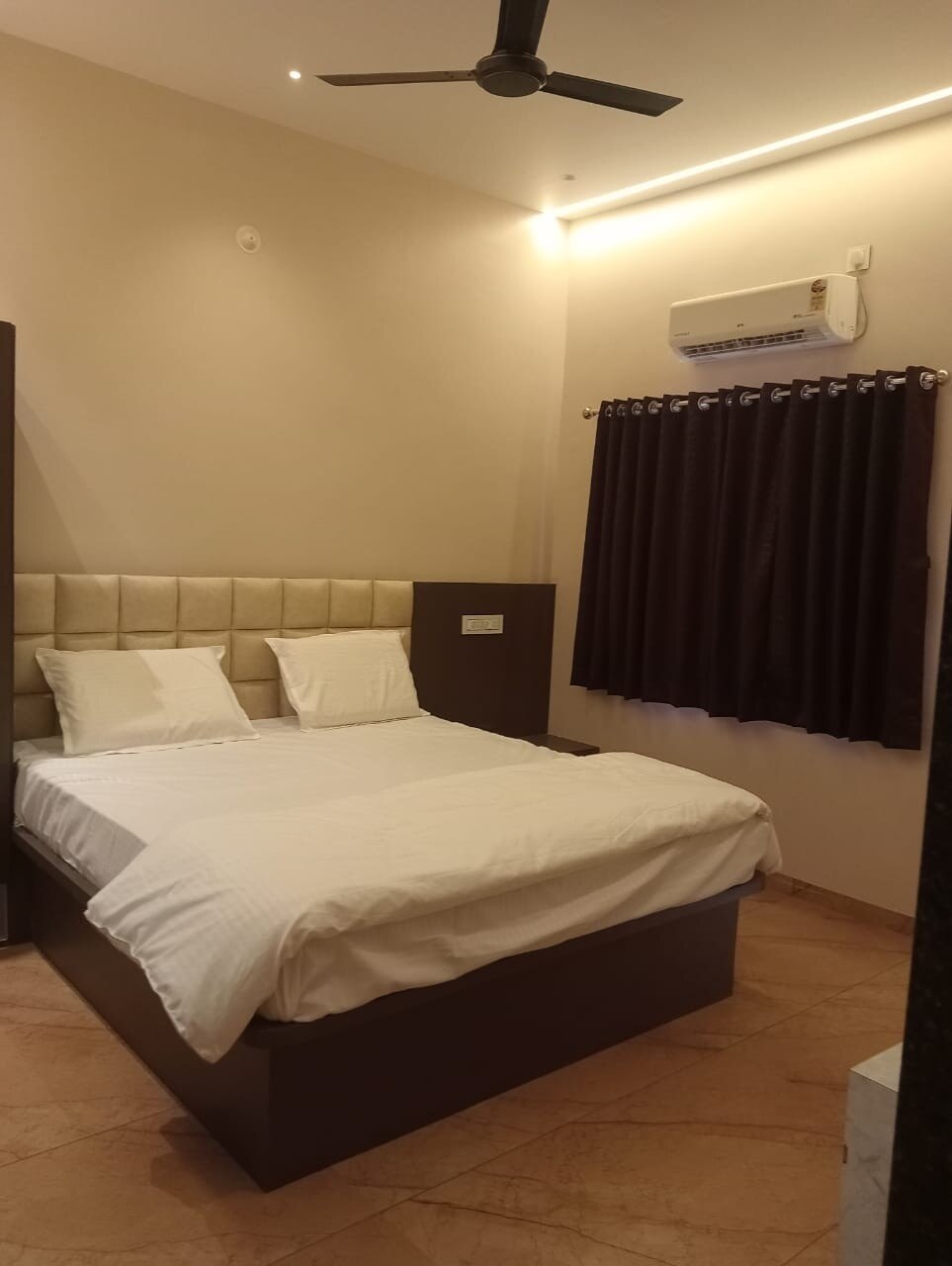 Hotel Rudra Residency - Tap to explore photos