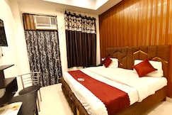 Hotel Du Rooms by Green Snapper Near Kamla Nagar, Delhi