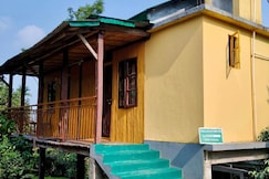 Travellers' Hut Mawlynnong | Blossom Garden, Mawlynnong
