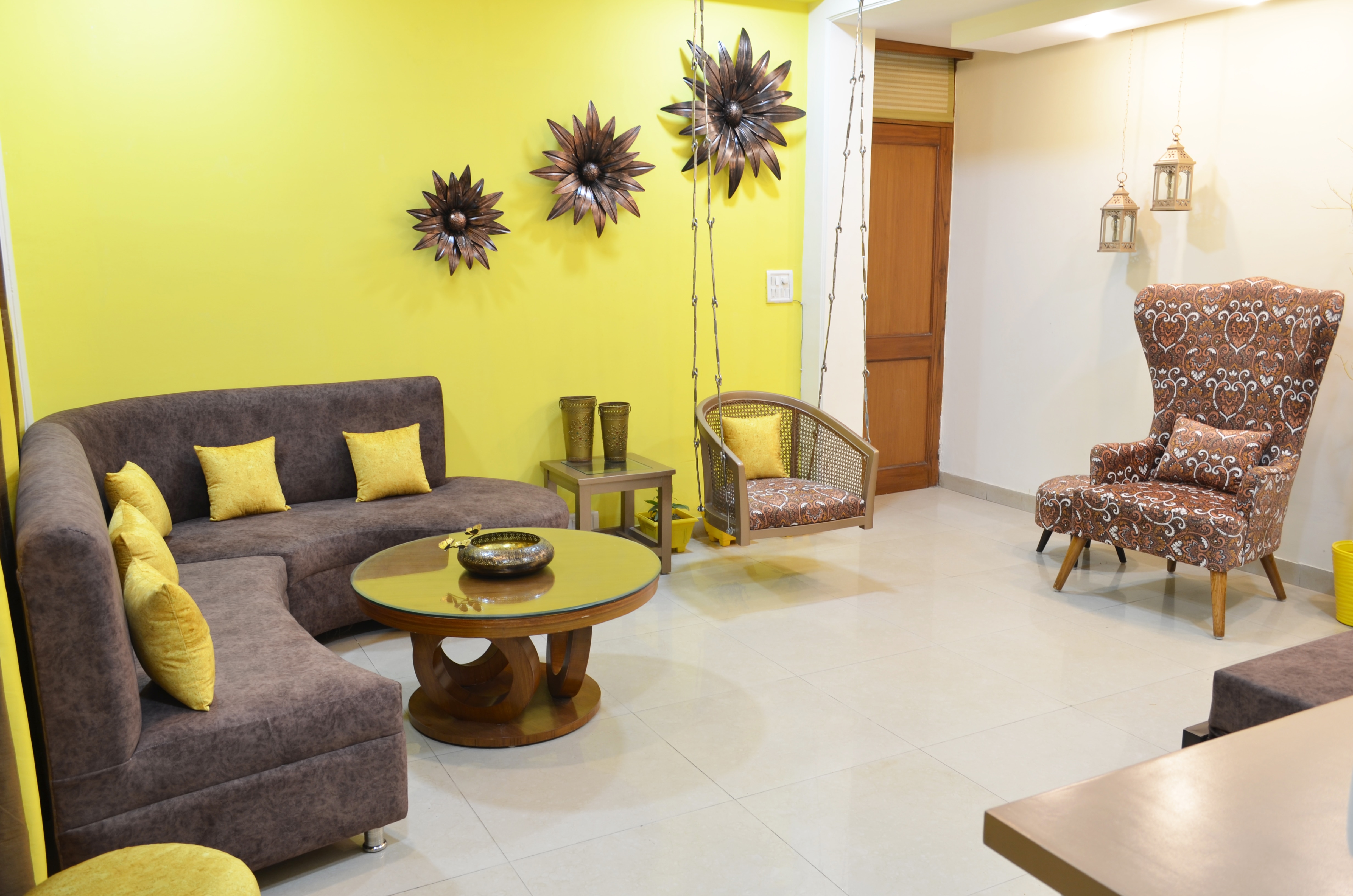Spacious 2BHK prime location w/ big Livingroom (8) - Tap to explore photos