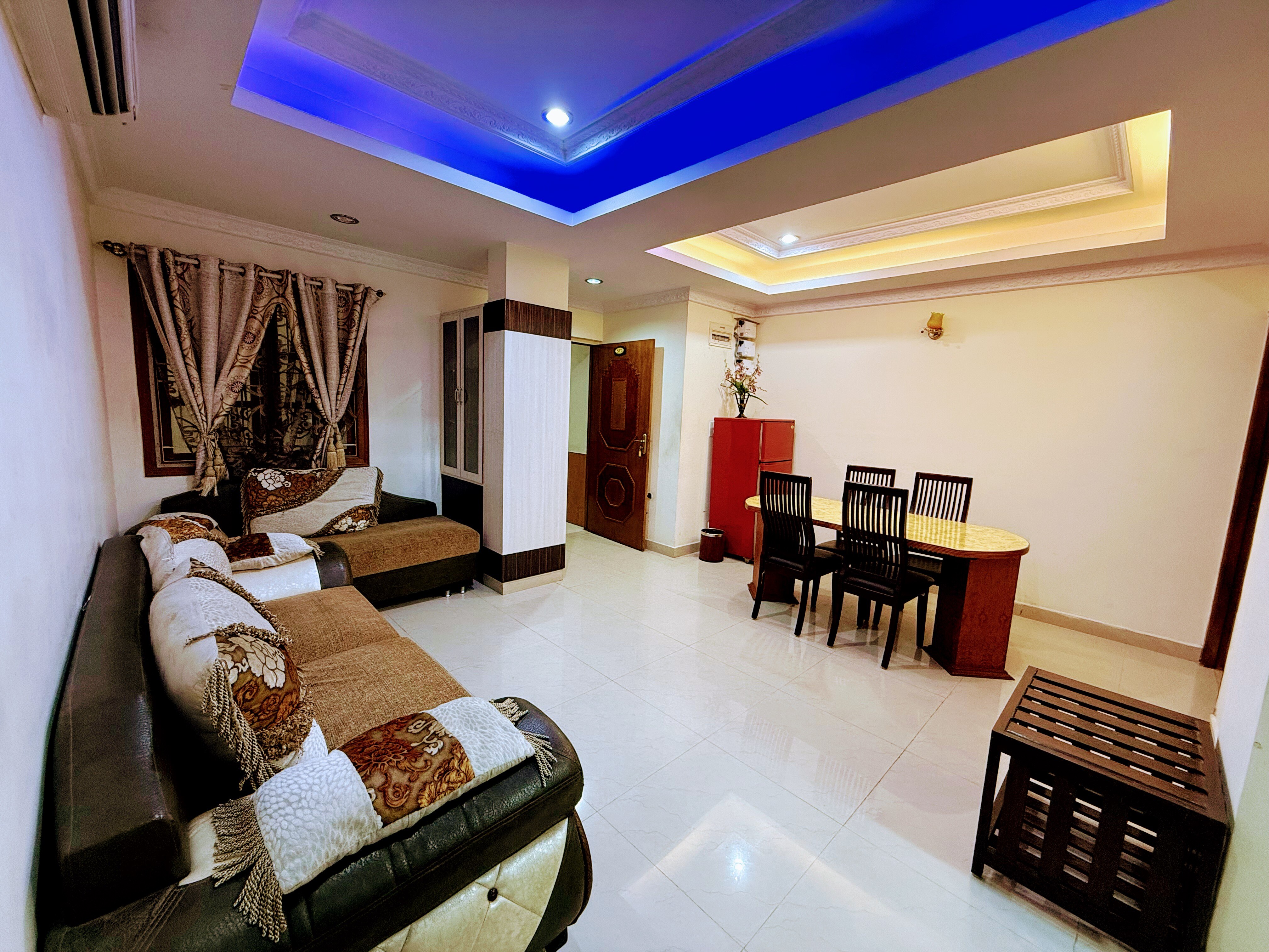 TANOUR LUX 2BHK serviceapart - Tap to explore photos