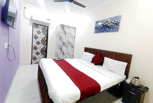 Raas Inn paschim vihar by twamev