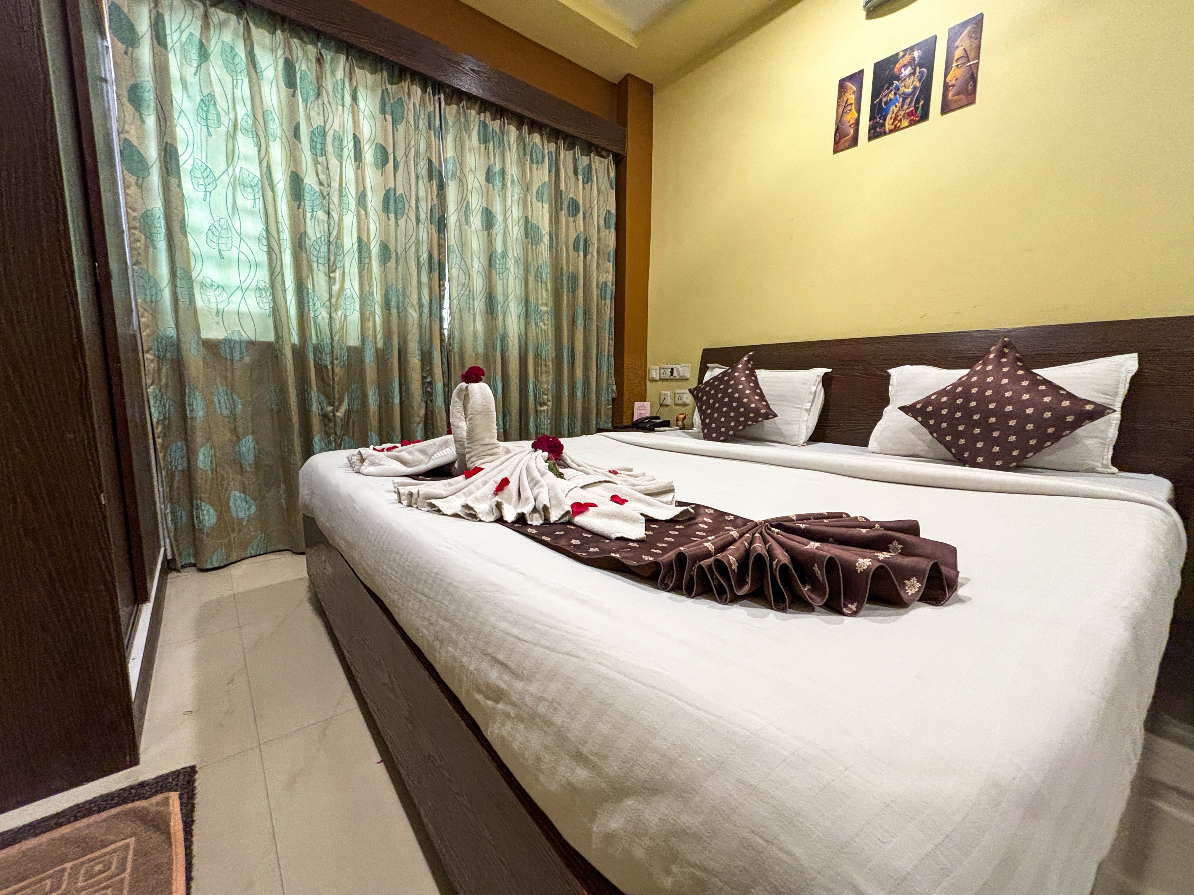 Hotel Agrawal Pride 300mtrs from Jagannath Temple - Tap to explore photos