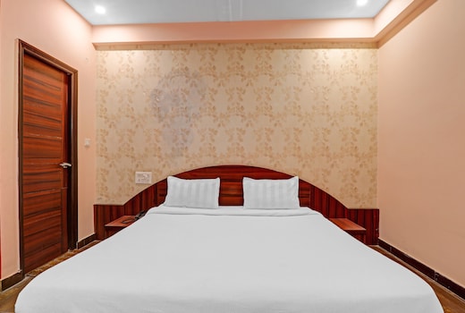 Super Capital O Townhouse Govinda Royal