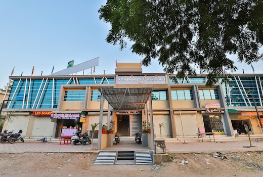 Hotel O Vatva Railway Station Formerly Anmol Palace