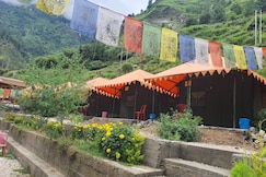 KHEERGANGA KOVID CAMPS BY RIVERSIDE, Kasol