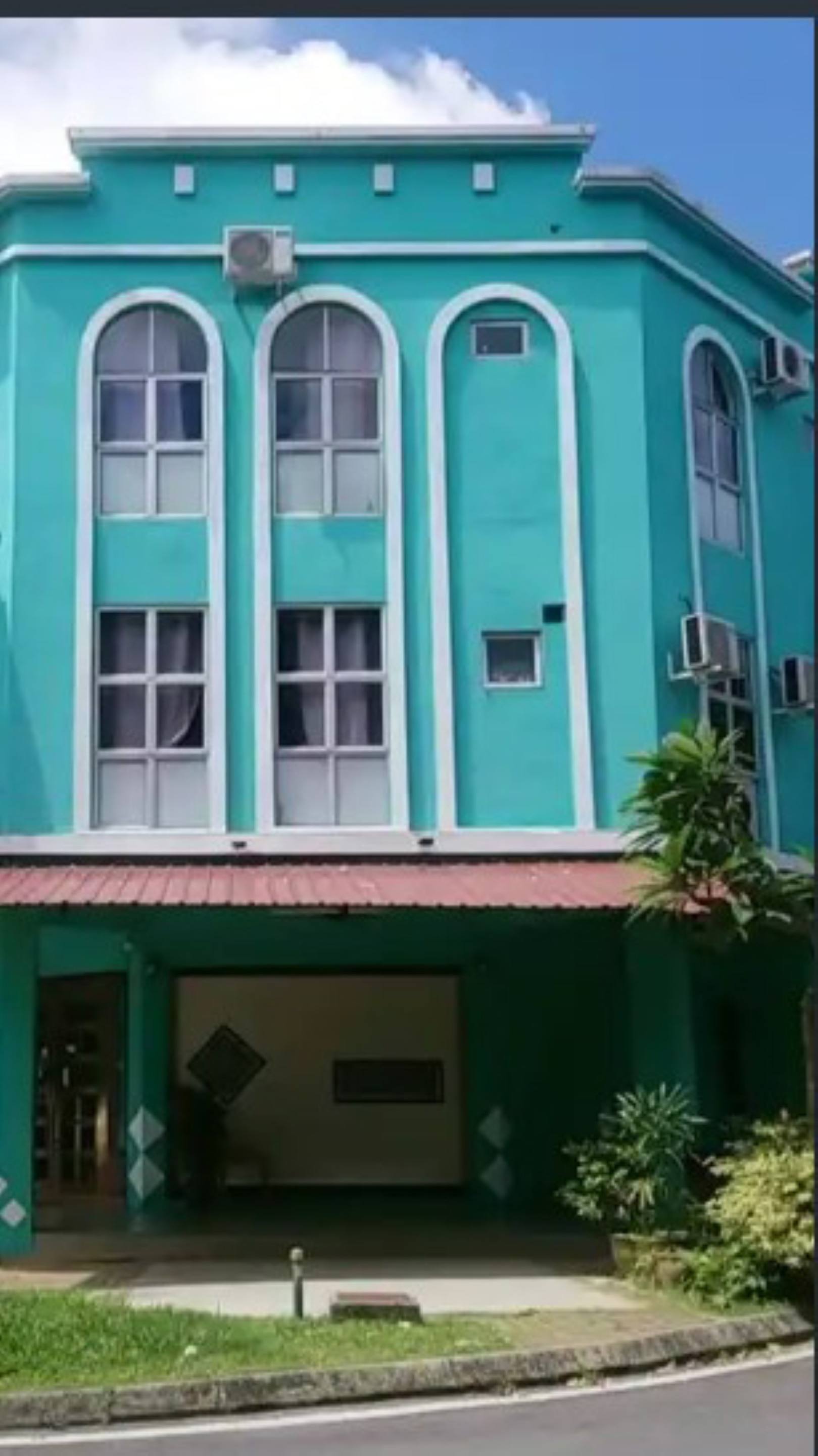 Super OYO 90516 Hotel Night Queen salak Tinggi - Tap to explore photos