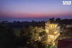 StayVista at Tirtham Ivory Home w/ Jacuzzi, Gurdaspur